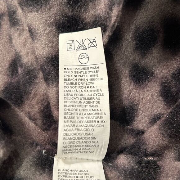 Old Navy scarf - Picture 2 of 3